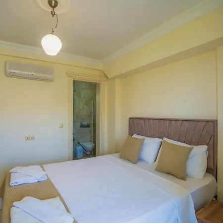 Villa çalış'ta Denize Sıfır 8 Kişilik Pearl 4