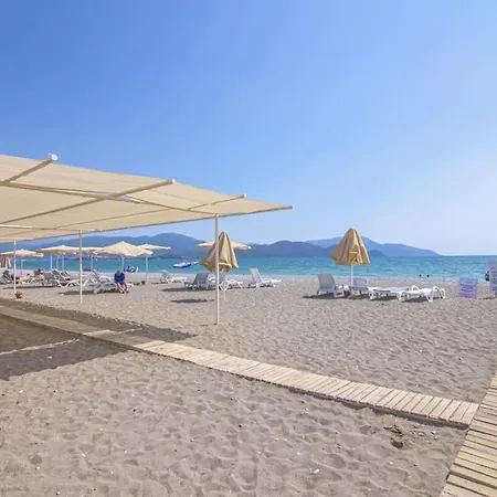 çalış'ta Denize Sıfır 8 Kişilik Pearl 4 Villa *