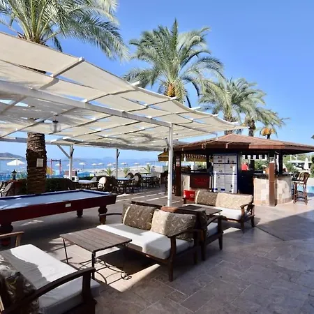 çalış'ta Denize Sıfır 8 Kişilik Pearl 4 Villa Fethiye