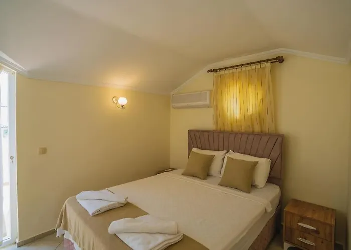 Villa çalış'ta Denize Sıfır 8 Kişilik Pearl 4 *