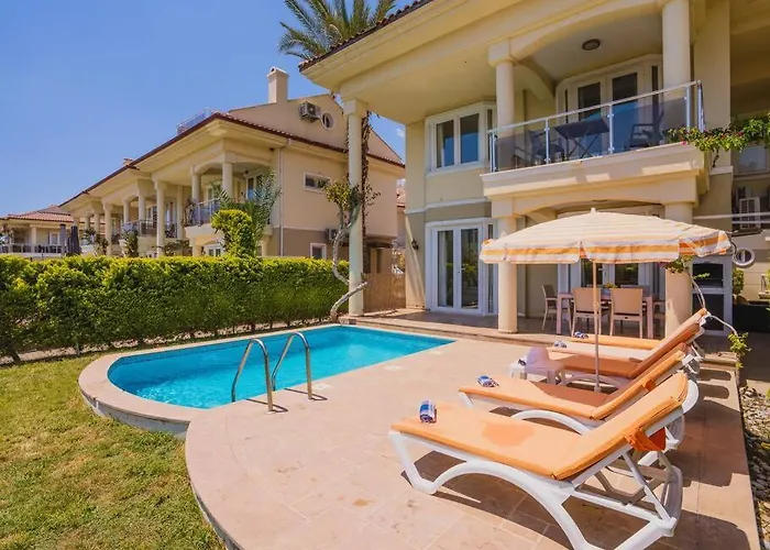 çalış'ta Denize Sıfır 8 Kişilik Pearl 4 Villa