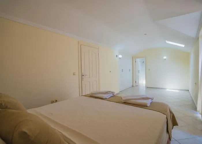 çalış'ta Denize Sıfır 8 Kişilik Pearl 4 * Fethiye