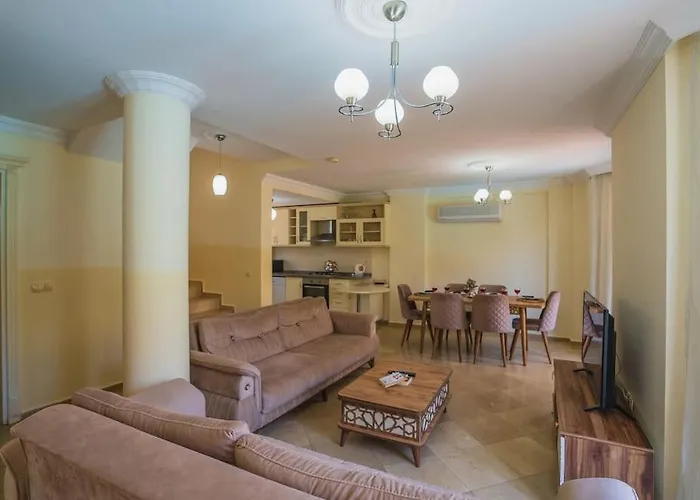 çalış'ta Denize Sıfır 8 Kişilik Pearl 4 Villa Fethiye