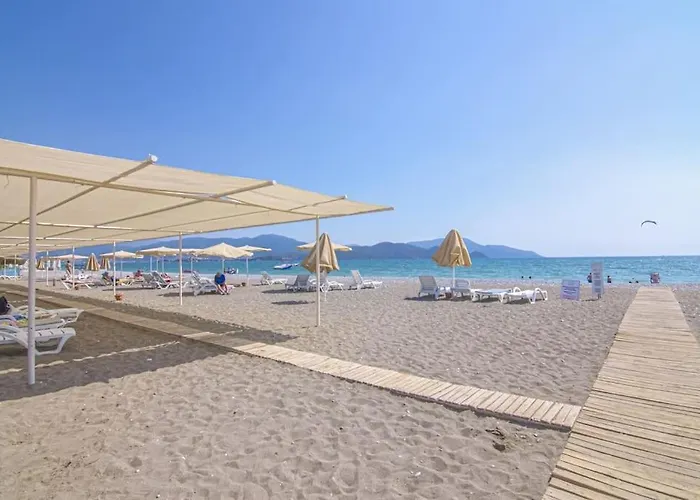çalış'ta Denize Sıfır 8 Kişilik Pearl 4 Villa *