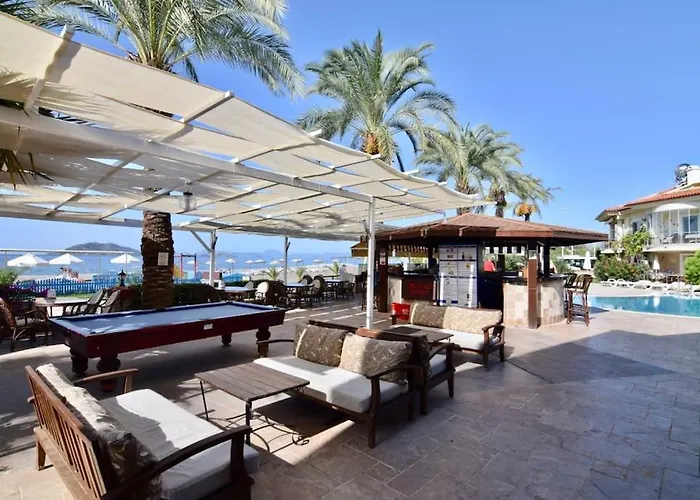 çalış'ta Denize Sıfır 8 Kişilik Pearl 4 Villa Fethiye