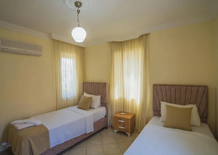 çalış'ta Denize Sıfır 8 Kişilik Pearl 4 Villa *