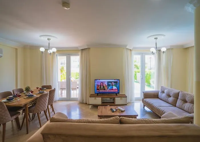 Villa çalış'ta Denize Sıfır 8 Kişilik Pearl 4 *