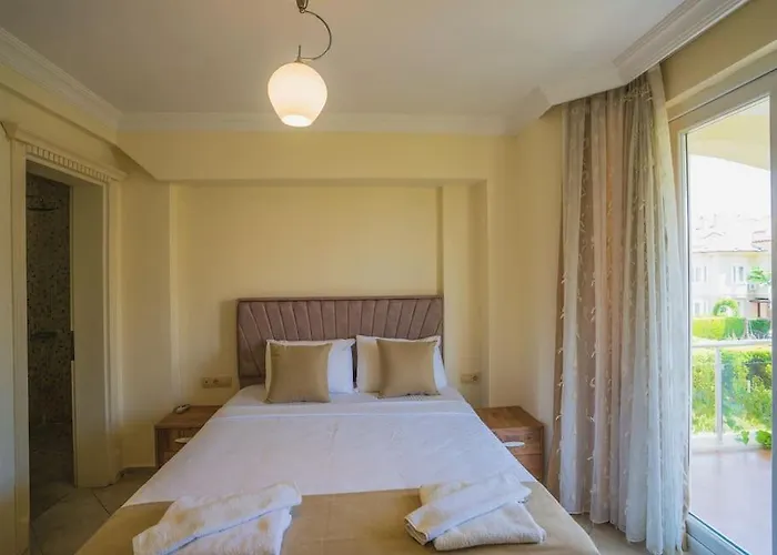 Villa çalış'ta Denize Sıfır 8 Kişilik Pearl 4 Fethiye