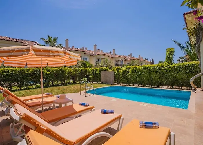 çalış'ta Denize Sıfır 8 Kişilik Pearl 4 Villa Fethiye