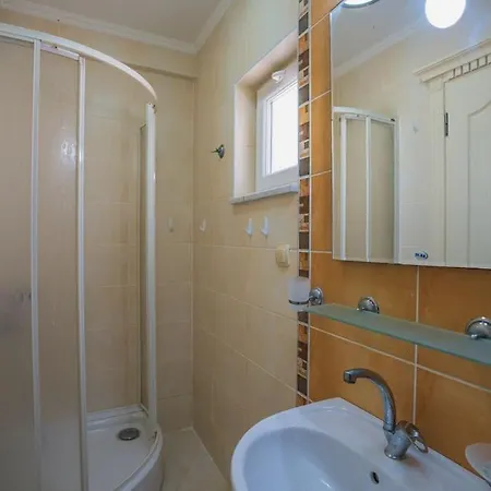 Calis'ta Denize Sifir 8 Kisilik Pearl 4 Βίλα